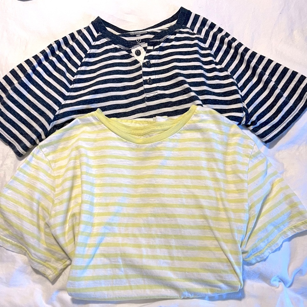 Men’s Large Short sleeved casual dress shirts. Lot of 2. Worn one time each!